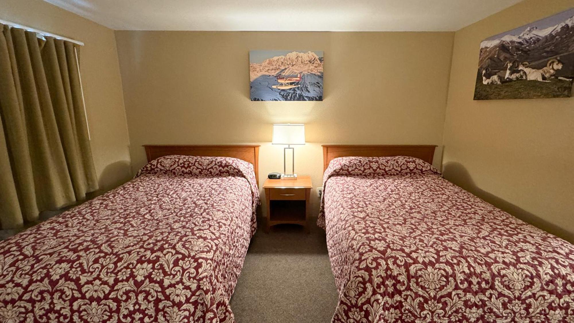 Young'S Motel Tok Eksteriør bilde
